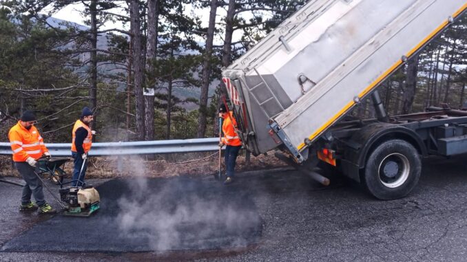 Lavori riasfaltatura strade provinciali del sassellese