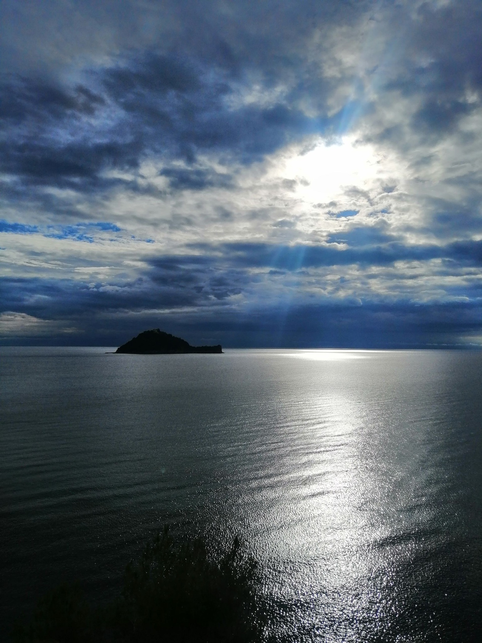 L'invisibile superficie del mare