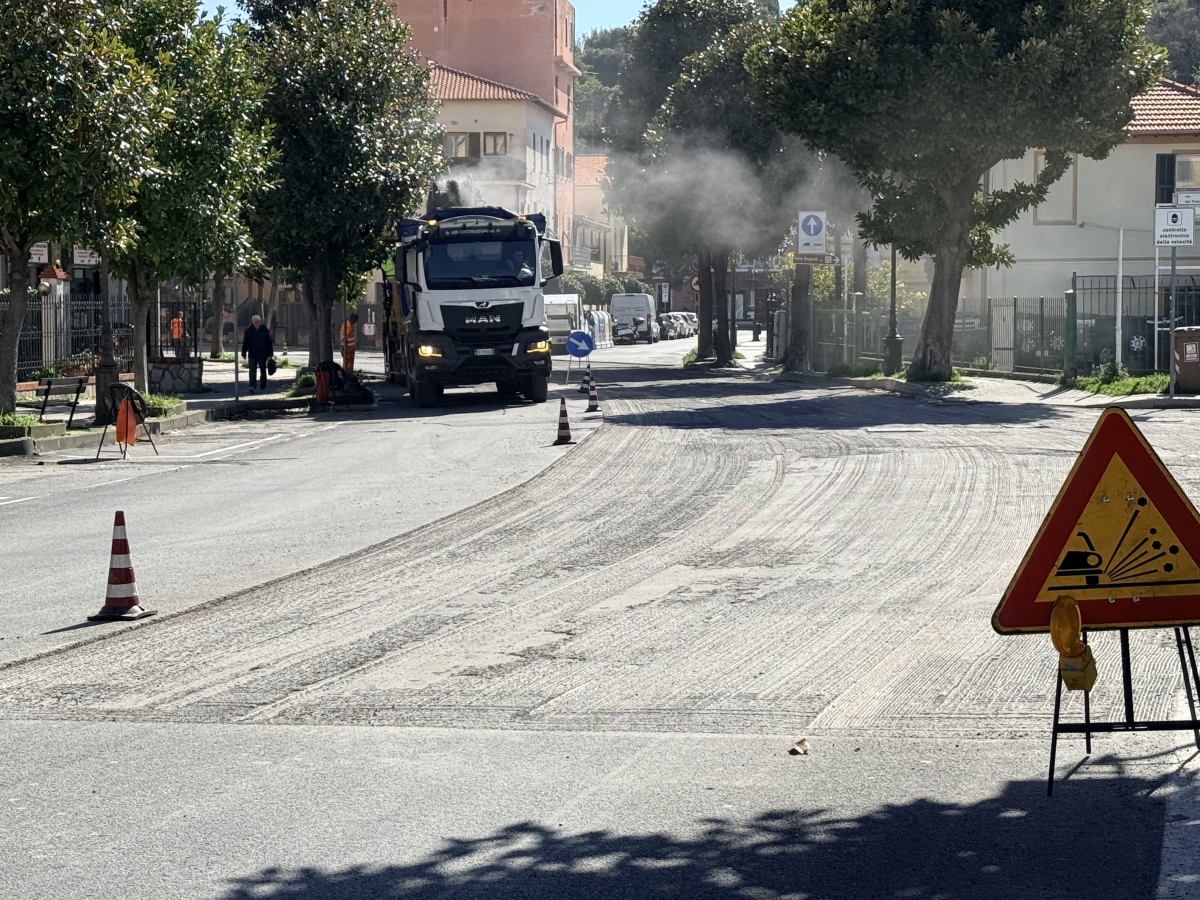 Asfaltature Albenga lavori Vadino in Via Piave