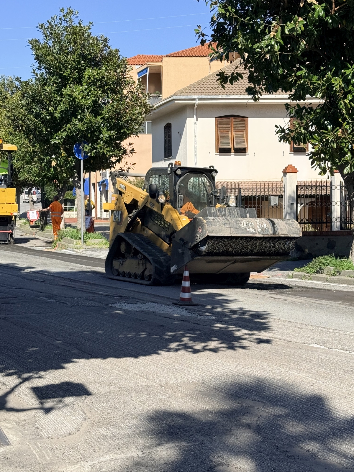 Asfaltature Albenga lavori Vadino in Via Piave