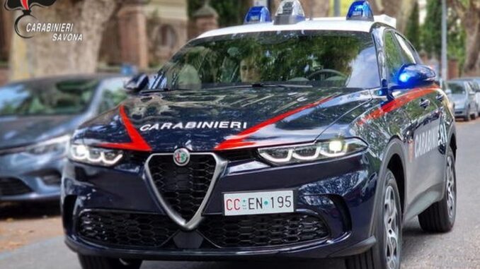 Un auto dei Carabinieri del comando di Savona