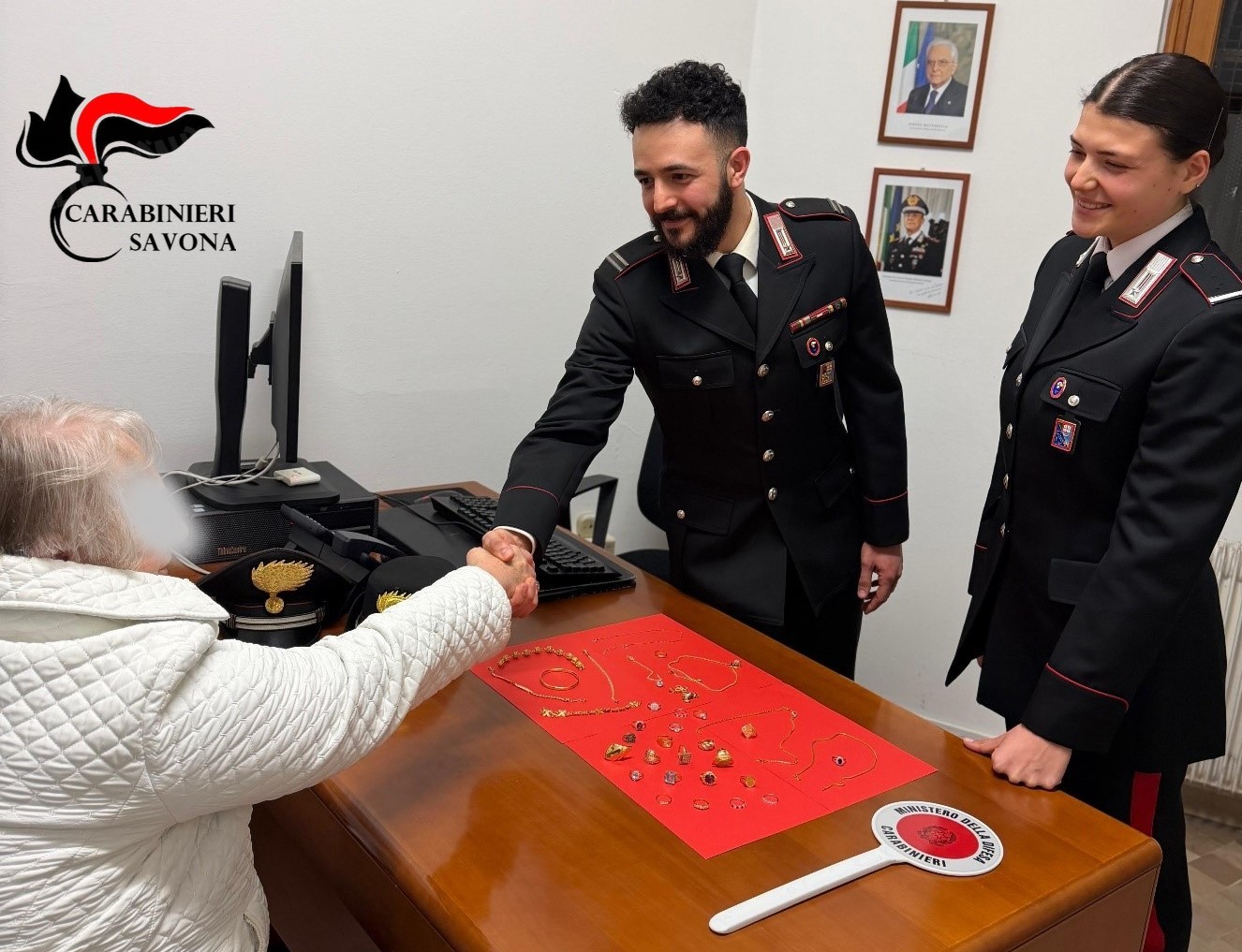 I Carabinieri di Cairo restituiscono ai proprietari i gioielli