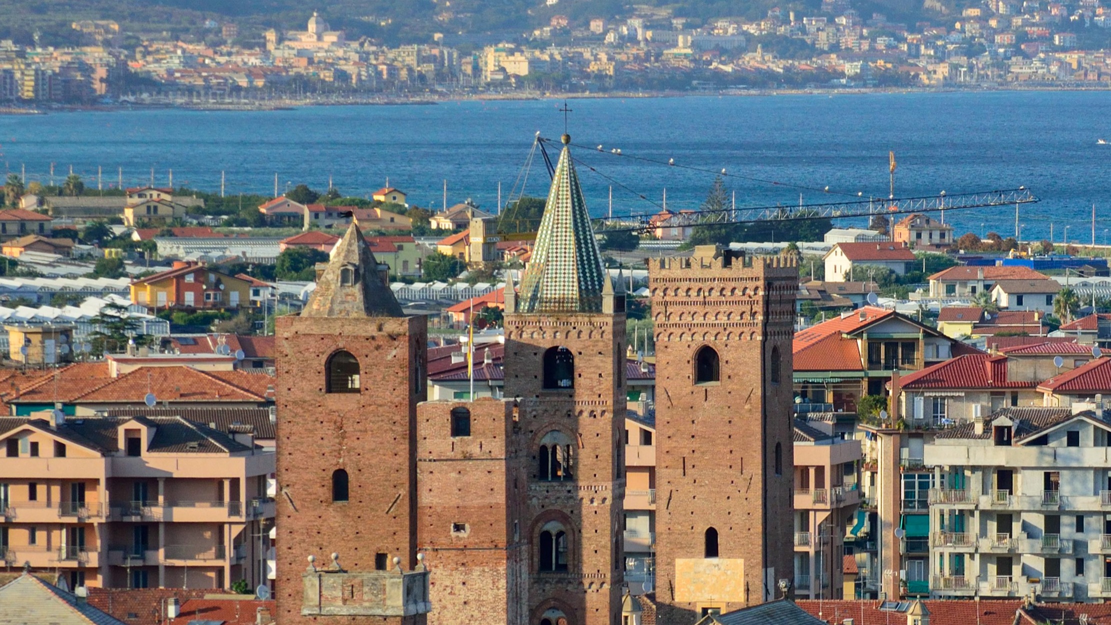 Albenga organizza visite guidate alla scoperta del centro storico ...