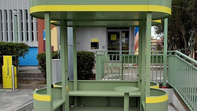 Il nuovo chiosco dell'Ufficio postale di Borghetto