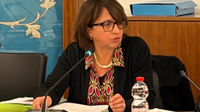 Comune Andora, l'Assessore al Bilancio Monica Risso in Consiglio comunale