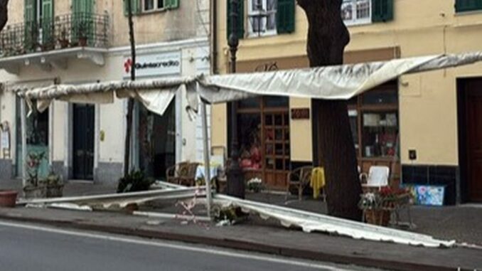 Il dehor crollato Albenga