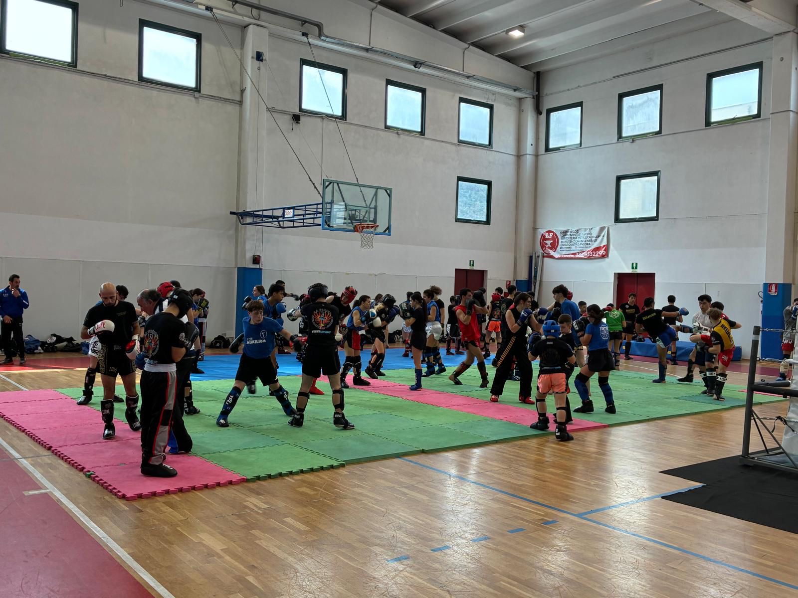 Interno palestra durante gli allenamenti degli atleti