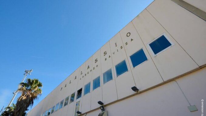 facciata esterna del Palasport alassino
