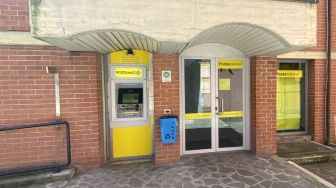Entrata ufficio postale rinnovato