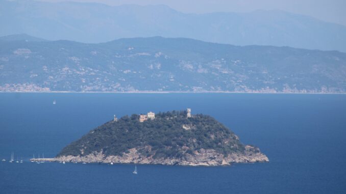 L'Isola Gallinara vista dall'alto