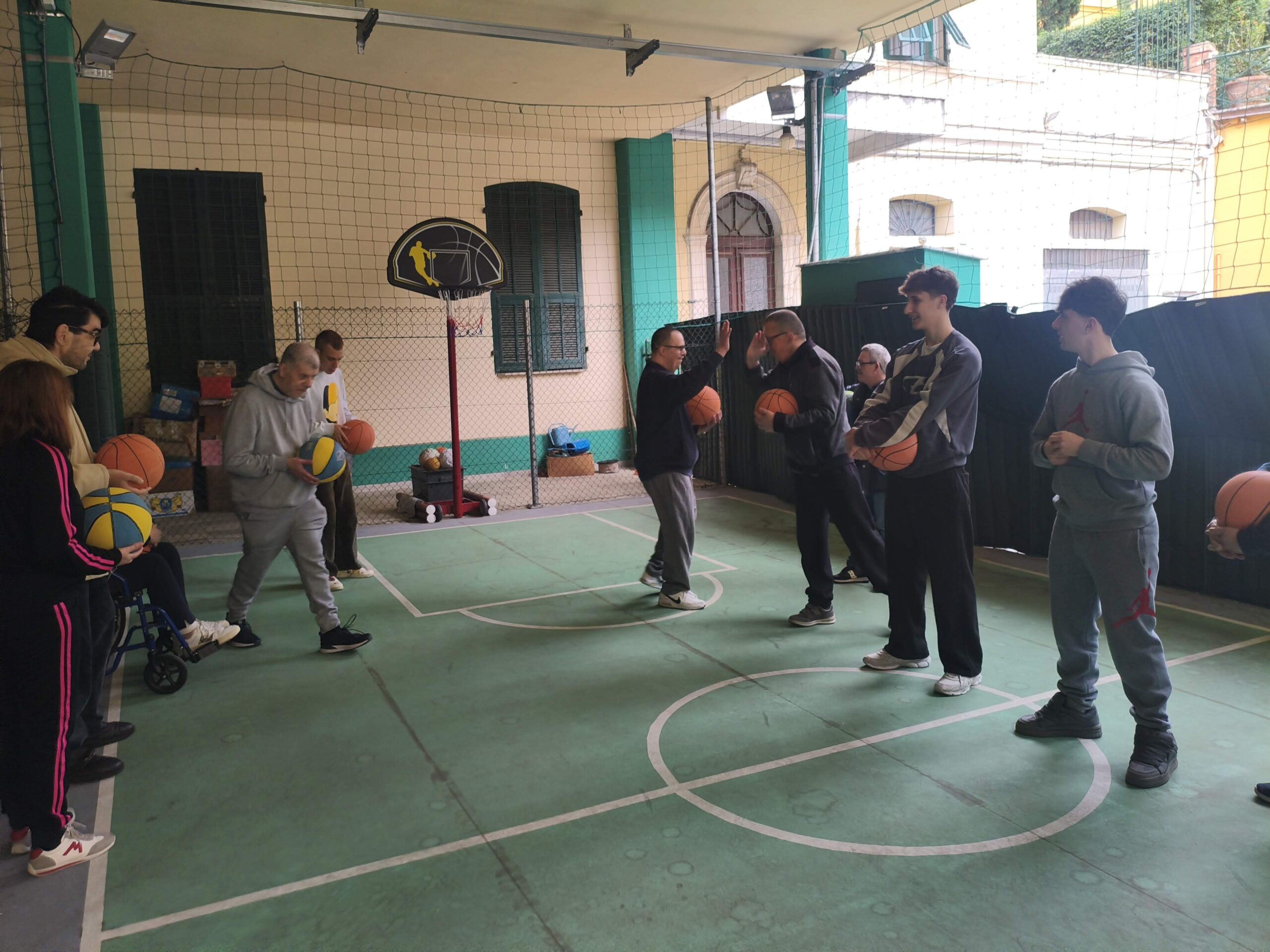 foto di gruppo in palestra