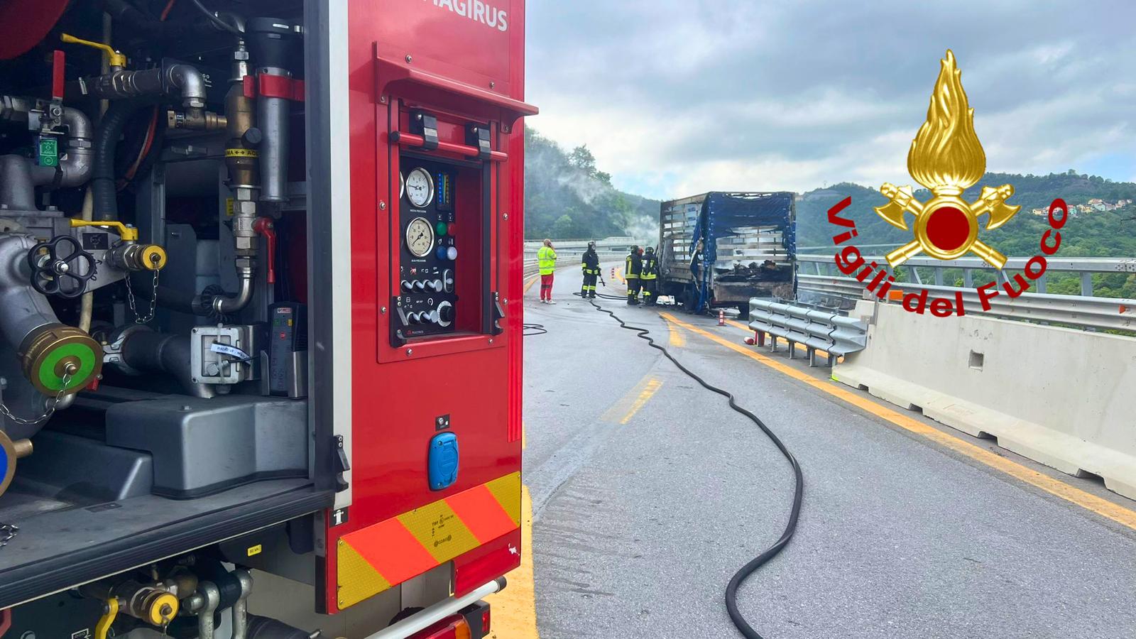 mezzi dei V igili sul luogo incidente