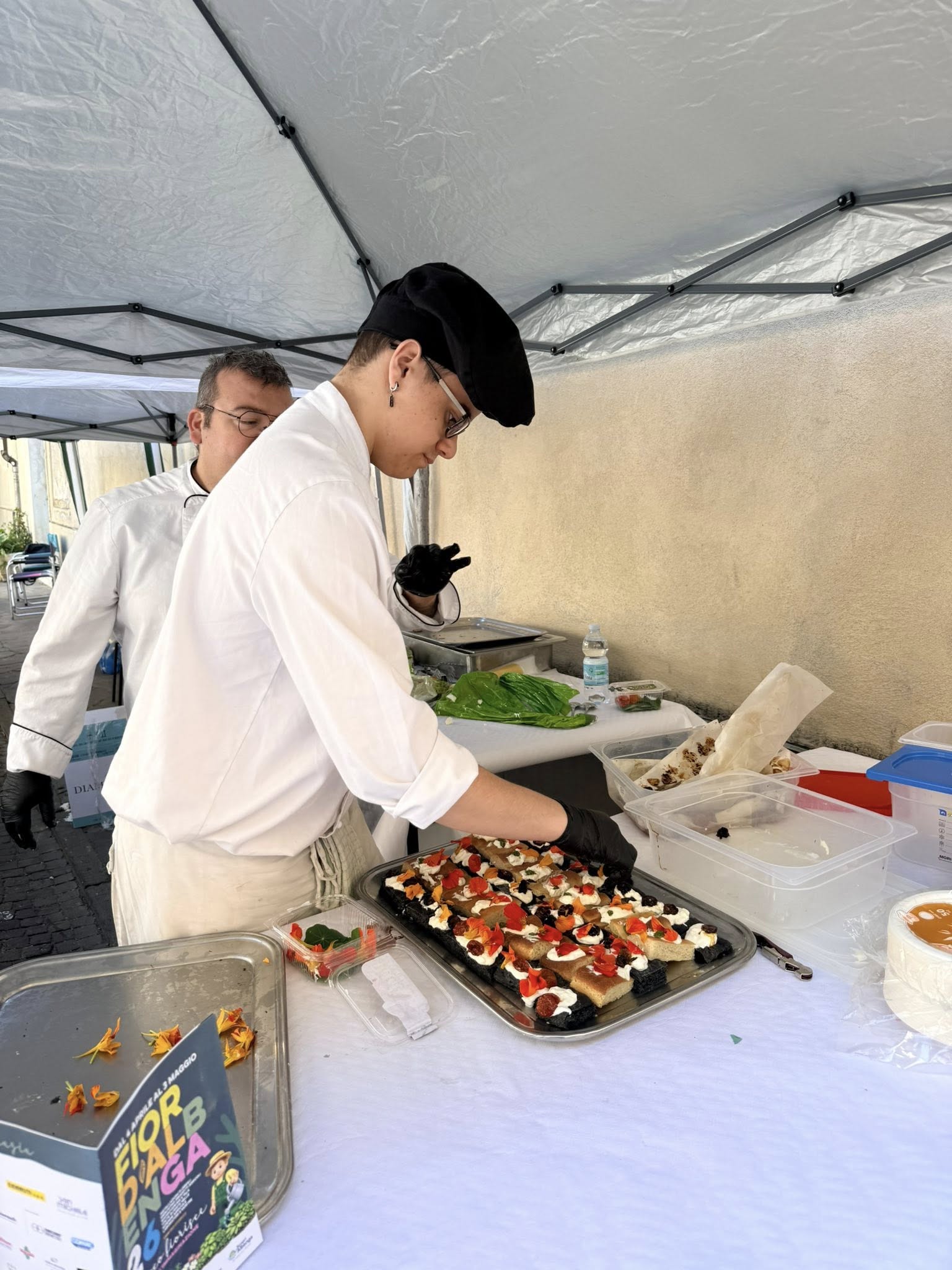 stand Albenga in Tavola con i giovani dell'Alberghiero