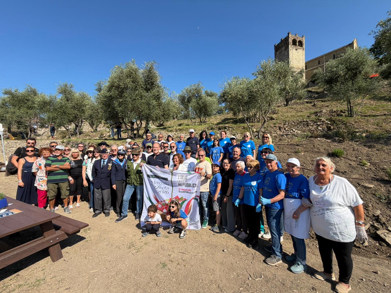 Momenti Merenda oliveta a Borgo Castello – Andora. Foto di gruppo dei partecipanti
