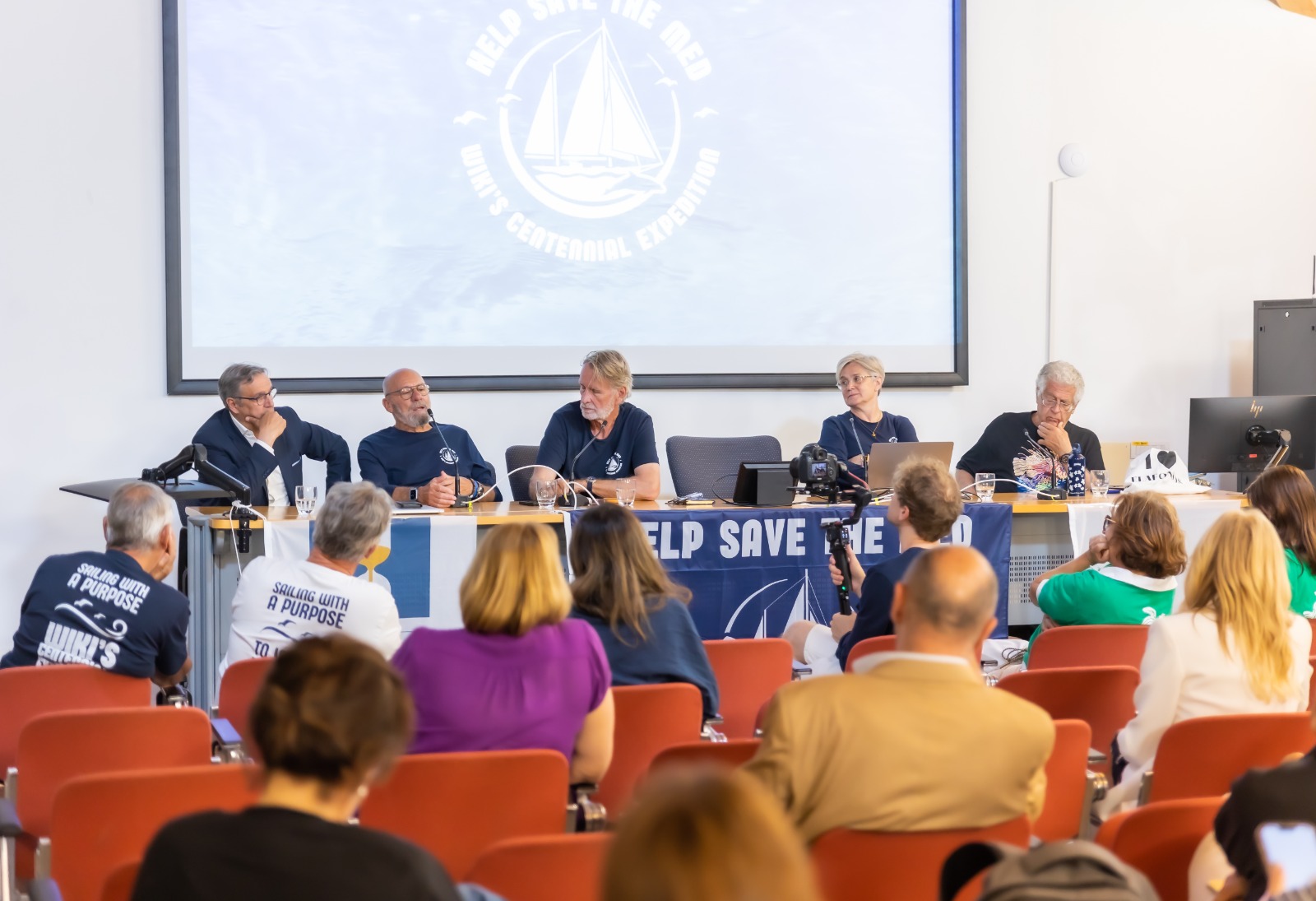 Prima tappa ad Alassio per Help Save the Med con l'imbarcazione Wiki